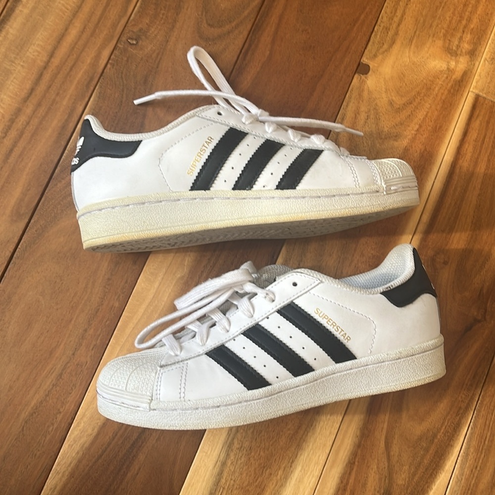 adidas Superstars - Picture 3 of 6